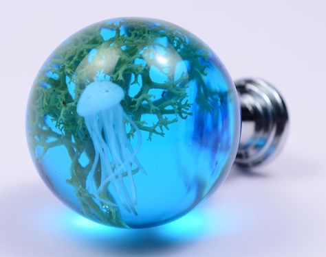 Jellyfish handmade drawer knob, ocean blue furniture Knobs, bathroom knobs Jellyfish Bathroom, Ocean Jellyfish, Sea Bathroom, Bathroom Knobs, Ocean Bathroom, Blue Drawers, Bathroom Blue, Ocean Room, Pool Room