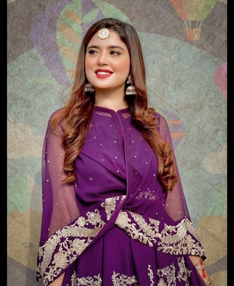 Kanwal Aftab Dresses, Kanwal Aftab, Western Photo Shoots, Suits Party Wear, Party Wear Salwar Kameez, Party Wear Salwar, Dressing Design, Western Photo, Pakistani Designer Suits