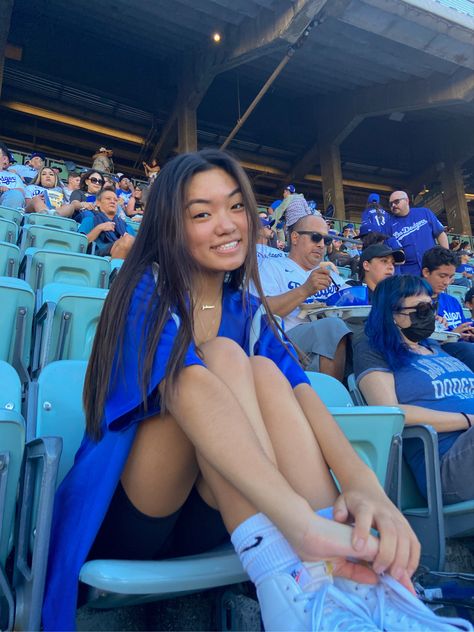 Baseball Game Poses Instagram, Baseball Game Insta Pics, Cute Baseball Game Pictures, Baseball Game Instagram Captions, Baseball Game Picture Ideas, Baseball Instagram Pictures, Baseball Stadium Pictures Photo Ideas, Blue Jays Game Outfit, Baseball Game Poses