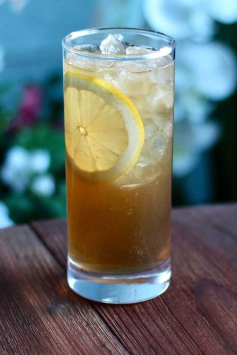 Texas Iced Tea Texas Tea Cocktail, Texas Tea Recipe, American Cocktails, Texas Tea, Longhorn Steakhouse, Cowboy Theme Party, Gin Liqueur, Vodka Recipes, Iced Tea Recipes