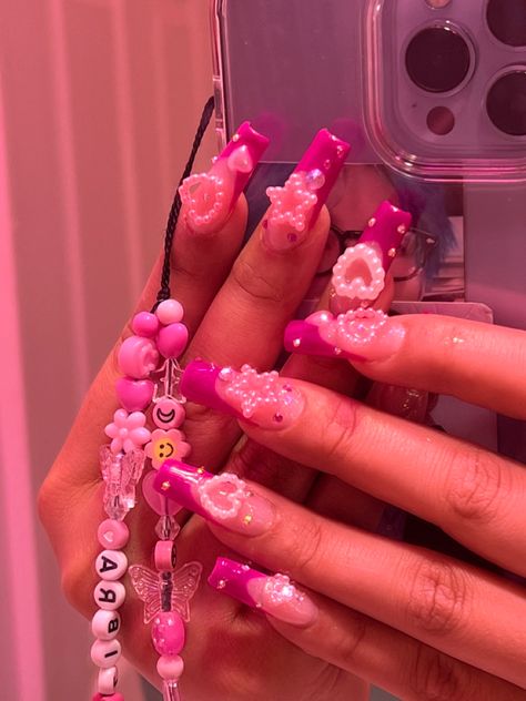 Pink Nail With Charms, Chunky Nails Charms, Pink Nail Charms, Chunky Nail Charms, Y3k Nails, Kawaii Nails With Charms, Pink Charm Nails, Pink Nails With Charms, Charms On Nails