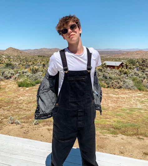 Overalls Overalls Men Fashion 90s, Men Fashion 90s, Overalls Outfit Men, Black Overalls Outfit, Overalls Men Fashion, 90s Aesthetic Fashion, Men In Overalls, Overalls Outfits, Men's Dungarees