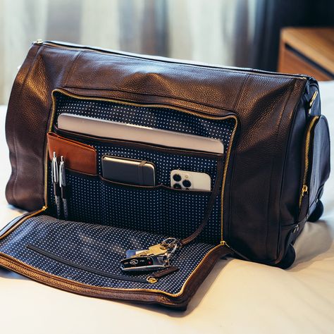 Clothes Organization Diy, Mens Travel Bag, Brown Canvas, Essential Bag, Black Canvas, Travel Bag, Travel Bags, Gentleman, Ups