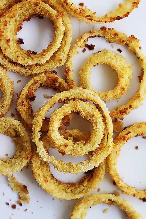 Baked Onion Rings - Creme De La Crumb Healthy Onion Rings, Baked Onion Rings, Baked Onion, Onion Rings Recipe, Baked Onions, Dinner Sides, Side Recipes, Onion Rings, Vegetable Dishes