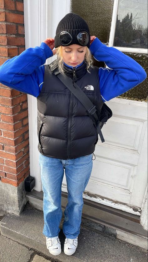 North Face Puffer Vest, Northface Vest Outfit, North Face Vest Outfit, North Face Outfits, North Face Sweater, North Face Vest, Puffer Jacket Outfit, Womens Puffer Vest, Black North Face