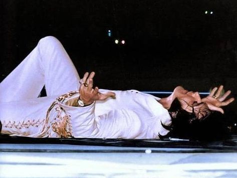 Elvis Presley Concerts, Elvis Presley Videos, Elvis Jumpsuits, Elvis In Concert, Elvis Presley Images, Elvis Presley Pictures, Elvis And Priscilla, Elvis Presley Photos, Rock N’roll