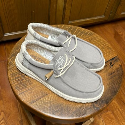 Hey Dudes Men’s Size 9 Brand New Only Worn Once. Hey Dudes Western, Grey Hey Dudes, Hey Dudes Outfit, Hey Dudes Men, Hay Dudes, Swaggy Shoes, Cute Hey Dudes, Girl Necessities, Jones Aesthetic