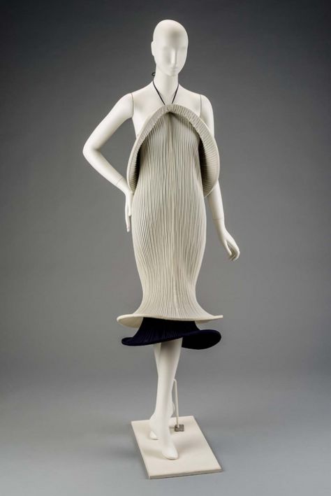 Yuki Torimaru, Gnyuki Torimaru, England Dress, Navy Blue Interior, Fashion 1990s, Plisse Dress, Pleated Dresses, Museum Of Fine Arts Boston, Aria Montgomery