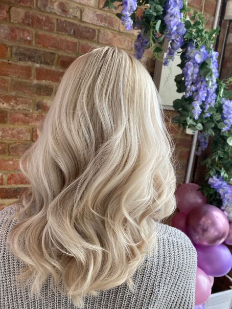 Light Cold Blonde Hair, Full Head Of Foils Blonde, Bright Blonde Mid Length Hair, Full Head Of Blonde Foils, Bright Champagne Blonde Hair, Full Foil Blonde, Vanilla Blonde Full Head Highlights, Full Head Blonde Foils, Half Head Foils Blonde