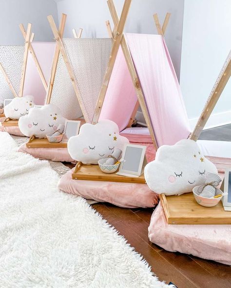 Pancakes, Pajamas, Pampering | CatchMyParty.com Cloud 9 Sleepover Party, Sleepover Party Themes, Sleepover Birthday Party Ideas, Sleepover Party Ideas, Sleepover Birthday Party, Birthday Sleepover, Party Tents, Sleepover Birthday, Teepee Party