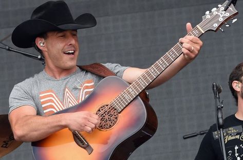 Aaron Watson Turns Headlining Ryman Show into Harvey Benefit Concert Robert Earl Keen, Aaron Watson, Lyle Lovett, Texas Strong, Texas Country, Paul Simon, Chris Stapleton, American Red Cross, George Strait