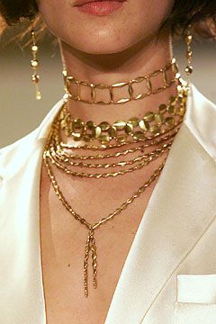 #theforeignarchives #inspo Ralph Lauren 2002, 2002 Fashion, Ralph Lauren Jewelry, Vogue Jewelry, Jewellery Photography Inspiration, Faberge Jewelry, Gold Collar Necklace, Designer Ralph Lauren, Long Tassel Necklace