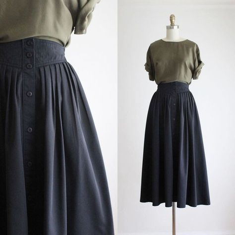 Button Front Midi Skirt, Silk Tee, Mode Vintage, Mode Inspiration, Modest Outfits, Outfits Casuales, A Dress, Skirt Outfits, Modest Fashion