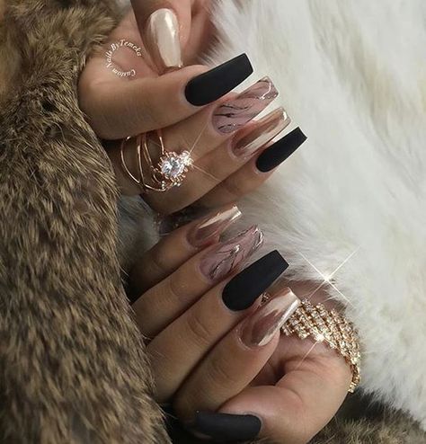 @lindalinduh Diva Nails, Rose Gold Nails, Hot Nails, Fabulous Nails, Bling Nails, Dope Nails, Creative Nails, Matte Nails, Gold Nails