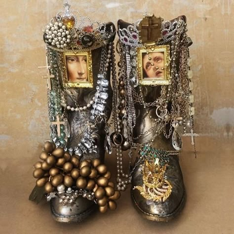 Bejeweled Boots, Joan Of Arc, Funky Jewelry, Costume Design, Diy Clothes, Me Too Shoes, Accessories Design, Fashion Inspo Outfits, High Fashion