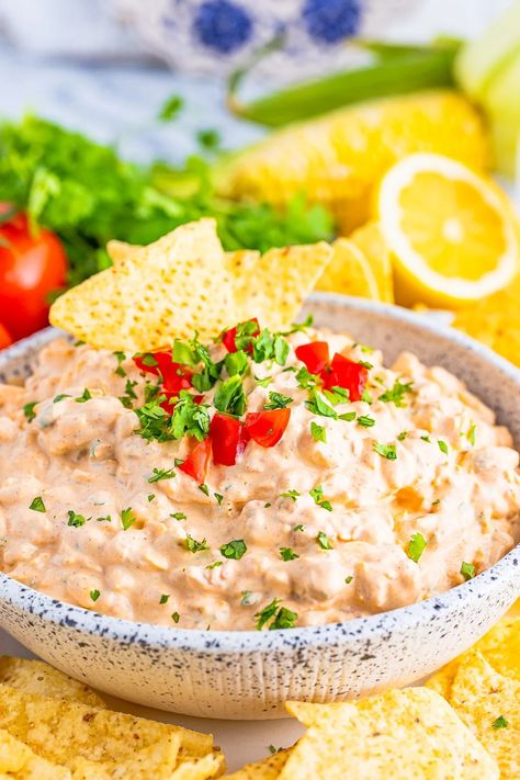 Cold Creamy Cream Cheese Taco Dip Cold Taco Dip, Taco Dip With Cream Cheese, Cream Cheese Taco Dip, Lemon Poke Cake, Football Tailgate Food, Cream Cheese Recipes Dip, Cheese Taco, Cheese Tacos, Taco Seasoning Packet