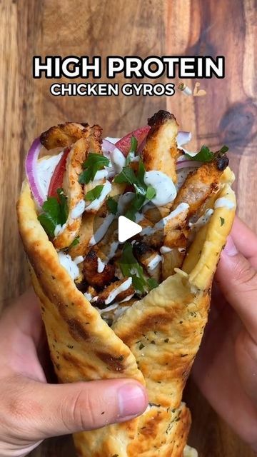 Health Guru on Instagram: "High Protein Chicken Gyros! 🌯 82g of Protein 🤯💪🏼 Ingredients 👇🏼 (chicken & marinade) - 180g Thinly Cut Chicken Breast (raw weight) (Brand: Macrofoods Skinless Chicken Breast) - 100g Low Fat Greek Yoghurt (Brand: YoPro) - Squeeze Of Lemon Juice - Salt, Cumin, Smoked Paprika, Coriander Powder, Pepper (or whichever seasonings you have available) - 5g Minced Garlic - 1/2 Sliced Tomato - 20g Sliced Red Onion - Fresh Parsley (optional topping) Tzatziki Sauce 👇🏼 - 75g Low Fat Greek Yoghurt - 5g Minced Garlic - Dill & Salt - Freshly Grated Cucumber - Squeeze Of Lemon Juice Garlic Flatbread 👇🏼 - 60g Self Raising Flour (Brand: Vetta Smart Protein Self Raising Flour - or you can use plain flour mixed with 1 Tsp of baking powder & salt) - 75g Low Fat Greek Yoghurt Yoghurt Brand, Dill Salt, Garlic Flatbread, High Protein Chicken, Self Raising Flour, Chicken Gyros, Health Guru, Chicken Marinade, Diet Ideas