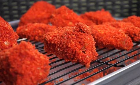 Hot Cheeto Wings Recipe, Chicken Wing Rub, Hot Cheetos Chicken, Cheetos Chicken, Chicken Rub Recipes, Flamin Hot Cheetos, Hot Chicken Wings, Smoked Wings, Chicken Rub