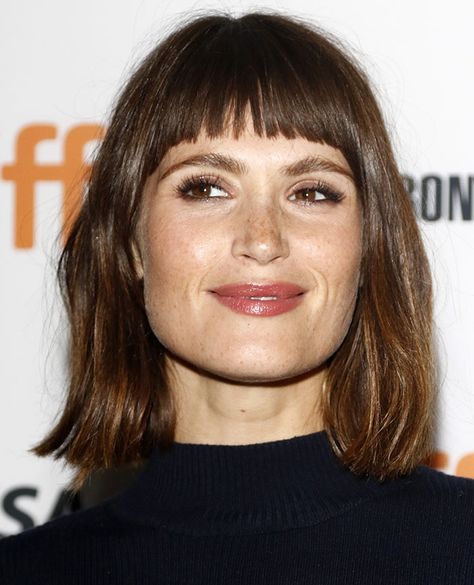 Short Bangs Short Hair, Short Fringe Bangs, Bang Fringe, Short Hair Inspiration, Angled Bob Haircuts, Angled Bob Hairstyles, Toronto International Film Festival, Short Bangs, Gemma Arterton