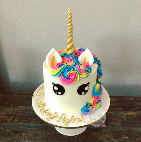 Rainbow unicorn Cake @smallandsimpleconfections #smallandsimpleconfections #RainbowUnicorn #UnicornCake #RainbowCake #RainbowUnicornCake… Cake Ideas Unicorn, Unicorn Cake Easy, Unicorn Cake Ideas, Cupcake Rainbow, Diy Unicorn Cake, Easy Unicorn Cake, Unicorn Birthday Party Cake, Unicorn Cake Pops, Cake Unicorn