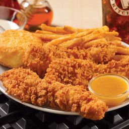 Crispy Chicken Strips with Cajun Fries Chicken Breast Strips Recipes, Food Recipes With Chicken, Cajun Fries Recipe, Chicken Pieces Recipes, Chicken And Fries, Chicken Strips Recipe, Crispy Chicken Strips, Baked Chicken Strips, Fried Chicken Nuggets