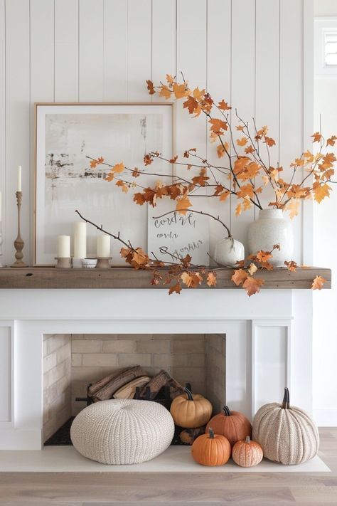 Fall Mantel Display, Brown And White Fall Decor, Autumn Decor Idea, Halloween Decor Pumpkins, Coastal Fall Mantle Decor, Autumnal House Decor, Fall Decor Japandi, Apartment Autumn Decor, Home Decor Ideas Halloween