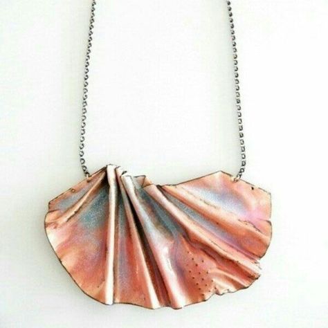 Fold Forming, Pmc Jewelry, Metal Art Jewelry, Copper Jewellery, Jewelry Illustration, Metalsmithing Jewelry, Vitreous Enamel, Keramik Design, Metal Clay Jewelry