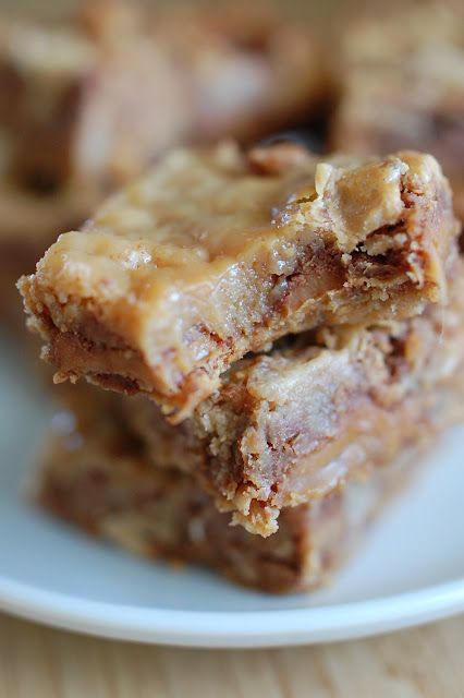 Caramel Toffee Bars  <3 Toffee Desserts, Moms Recipes, Toffee Bars, Caramel Toffee, Dessert Bar Recipe, Cookie Brownie Bars, Bar Recipe, Fun Life, Caramel Recipes