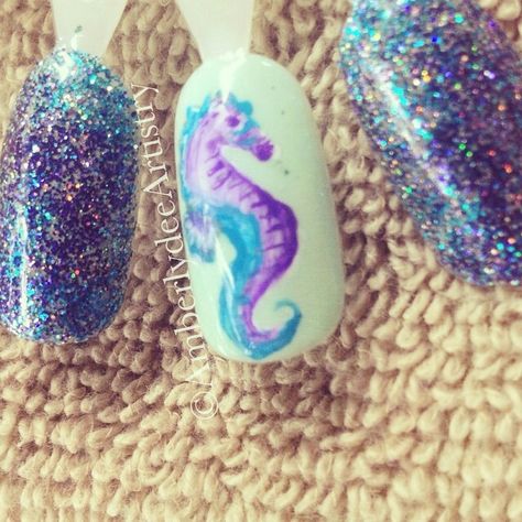 Seahorse Nail Art, Seahorse Nails, Sea Life Nail Art, Sea Animal Nails, Sea Pedicure Ideas, Starfish Nails Beach Themes, Multicoloured Nails, Horse Nails, Nail Art Wheel