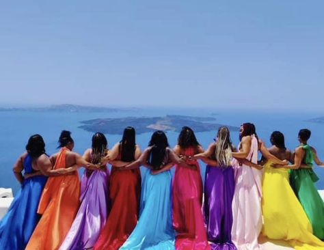 Colourful Group Photoshoot, Brunch With Friends Outfit, Beach Fashion Shoot, Neon Photoshoot, Group Photo Poses, Bright Colored Outfits, Tropical Wedding Inspiration, Tropical Outfit, Best Friend Photoshoot