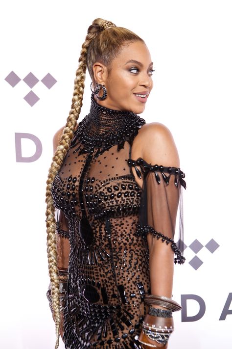 It seems everytime the iconic performer hits the stage, her locks earn just as much fanfare as the performance itself. from Essence.com Braided High Ponytail, Braids Beyonce, Beyonce Lemonade Braids, High Ponytail Hairstyle, Beyonce Braids, Braids Inspiration, Beyonce Lemonade, Lemonade Braids, Braid Inspiration