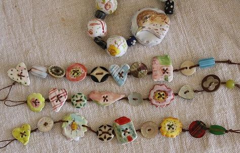 Craft ideas 2283 - Pandahall.com Pottery Buttons, Ephemeral Tattoo, Button Bracelets, Button Creations, Linen Thread, Diy Collier, Button Bracelet, Necklace Holder, Button Art