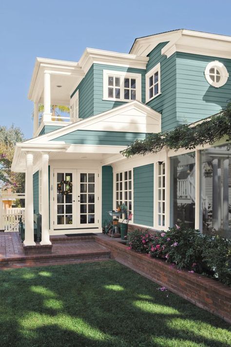 Color of the Month: Dragonfly - Colorfully BEHR Behr Exterior Paint Colors, Behr Exterior Paint, Exterior House Colors Ranch Style, Exterior House Colors Stucco, Best Exterior Paint, Green Shutters, Color Of The Month, House Paint Color Combination, Behr Paint Colors