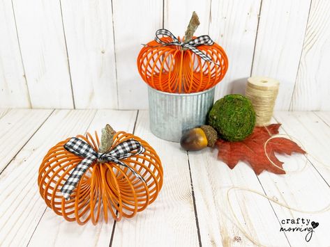 Dollar Store Slinky Pumpkin Decor - Crafty Morning Dollar Store Fall Crafts, Fall Crafts Ideas, Wings Tutorial, Halloween Wings, Block Pumpkins, Crafty Morning, Pumpkin Crochet, Thanksgiving Projects, Crochet Decor