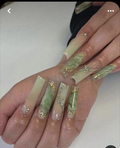 Jade Green Nail Designs, Green And Gold Nails Acrylic, Green Marble Nail Designs, Jade Nails Designs, Gold Nails Acrylic, Green And Gold Nails, Quince Nails, Jade Nails, Gold Acrylic Nails