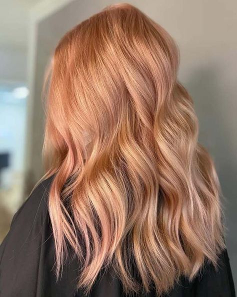 Reddish Balayage, Ginger Shag, Strawberry Blonde Curly Hair, Strawberry Blonde Curly, Natural Strawberry Blonde Hair, Dark Strawberry Blonde Hair, Reddish Blonde Hair, Light Strawberry Blonde, Strawberry Blonde Highlights