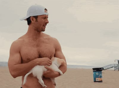 Glen Powell and cute puppy Glen Powell Backwards Hat, Glenn Powell Twisters, Glen Powell Girlfriend, Glen Powell Gif, Glen Powell Twisters, Glen Powell Hangman, Jake Seresin, Glenn Powell, Chord Overstreet