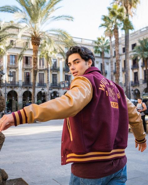 Jacob Rtt, Wattpad Aesthetic, Varsity Jacket Outfit, Rivers Gg, Men Fashion Photoshoot, German Boys, Graduation Photography Poses, Instagram Men, Nice Pic