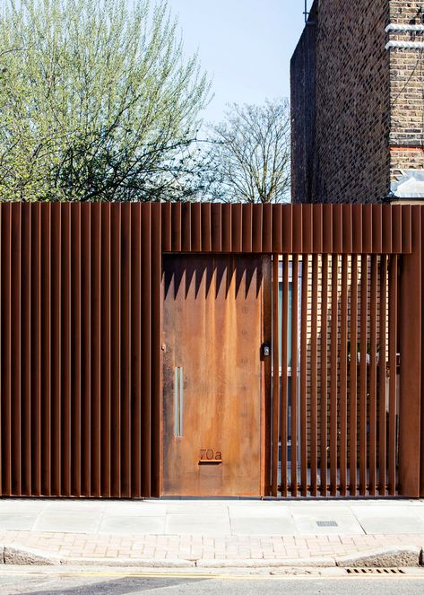 Gallery of Hackney Backhouse / Guttfield Architecture - 5 Cor Ten Steel, Architecture Today, Hidden House, Entrance Gates Design, Doors And Floors, Front Gates, Entrance Design, Entry Gates, Corten Steel