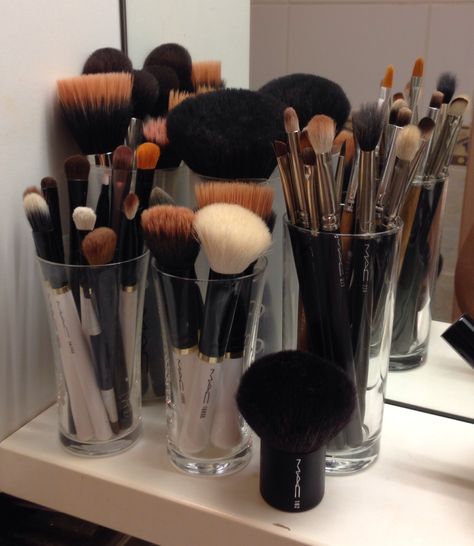 My MAC brush collection :)) Best tools for a flawless makeup.. Makeup Brushes Collection, Makeup Brush Collection, Makeup Brushes Organization, Makeup Brush Set Aesthetic, Make Up Brushes Aesthetic, Makeup Brush Aesthetic, Makeup Brushes Aesthetic, Lip Natural, Vanity Makeup Rooms