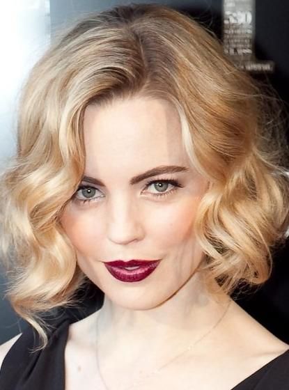 Short Curly Bob Hairstyle Short Curly Bob Hairstyles, Formal Hairstyles For Short Hair, Short Wavy Haircuts, Prom Hairstyles For Short Hair, Wavy Haircuts, Short Wavy Hair, Short Wedding Hair, Penteado Cabelo Curto, Curly Bob Hairstyles