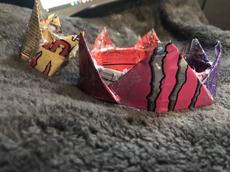 A couple if monster crowns for the small one i used one can and for the big one i used 3 cans Monster Can Crown, Monster Crown, Monster Ideas, Clothing Board, Monster Crafts, Monster Energy Drink, The Big One, I'm Bored, Cute Monsters