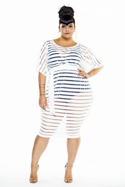 Where's the Pool Party? Jibri Drops These HOT Plus Size Swim Cover-ups! http://thecurvyfashionista.com/2016/04/jibri-plus-size-swim-cover-ups/ Plus Size Bade, Beach Dress Plus Size, Poolside Dress, Striped Beach Dress, Curvy Fashionista, Plus Size Swim, Trendy Swimwear, Wrap Belt, Plus Size Models