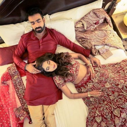 Wedding Night Reality- What Actually Happens on your First Night! Wedding Night Outfit Brides, Indian Wedding Night, Marriage First Night, Wedding Night Outfit, Marriage Night, First Night Dress, Night Wedding Photography, First Wedding Night, Love Shoot