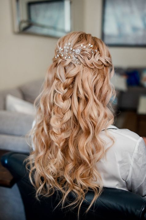 Hair Down Wedding, John Myers, Bridal Hair Half Up, Bridemaids Hairstyles, Bridal Hair Down, Half Up Wedding Hair, Wedding Hair Half, Bridal Braids, Wedding Braids