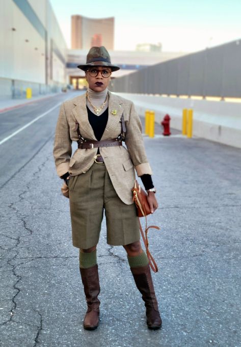 Shorts With Tall Boots, Autumn Shorts Outfit, Olive Green Boots Outfit, Fedora Hat Outfit Fall, Sabra Johnson, Hat Outfit Fall, Winter Shorts Outfits, Bold Fashion Outfits, Fedora Hat Outfits