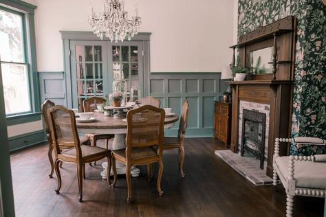 Ben and Erin Napier Go to War on 'Home Town' | realtor.com® Wallpaper Dining Rooms, Hgtv Living Room, Wallpaper Dining, Home Town Hgtv, Hgtv Kitchens, History Wallpaper, Erin Napier, Craftsman Cottage, Storage Inspiration