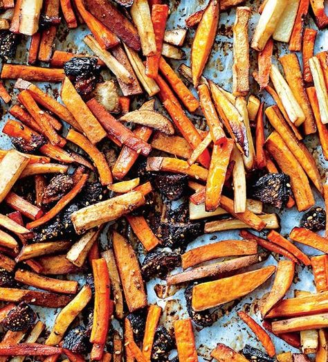 This is not the sweet, gooey tzimmes of your childhood. Nope. So don't be surprised when that old familiar flavor pales in comparison. Tzimmes Recipe, Hannukah Recipes, Shabbat Recipes, Hanukkah Food, Tomato Pie, Za Atar, Tomato Chutney, Jewish Recipes, Roasted Carrots