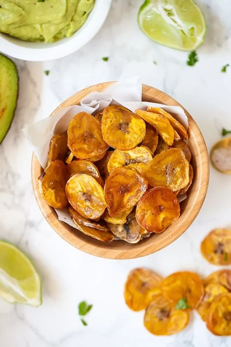 Baked Plantain Chips (Video, Paleo, AIP) - Unbound Wellness Baked Banana Chips, Banana Chips Recipe, Baked Plantain Chips, Aip Snack, Baked Plantains, Unbound Wellness, Aip Paleo Recipes, Plantain Chips, Zucchini Chips