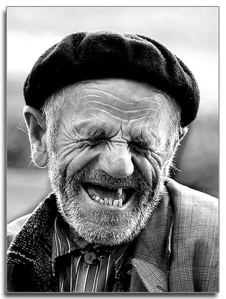 Le #rire n'a pas d'âge | The #laughter is not of age old Expressions Drawing, Old Faces, Happy Faces, Foto Tips, 웃긴 사진, Smiles And Laughs, Human Face, Mesopotamia, Just Smile